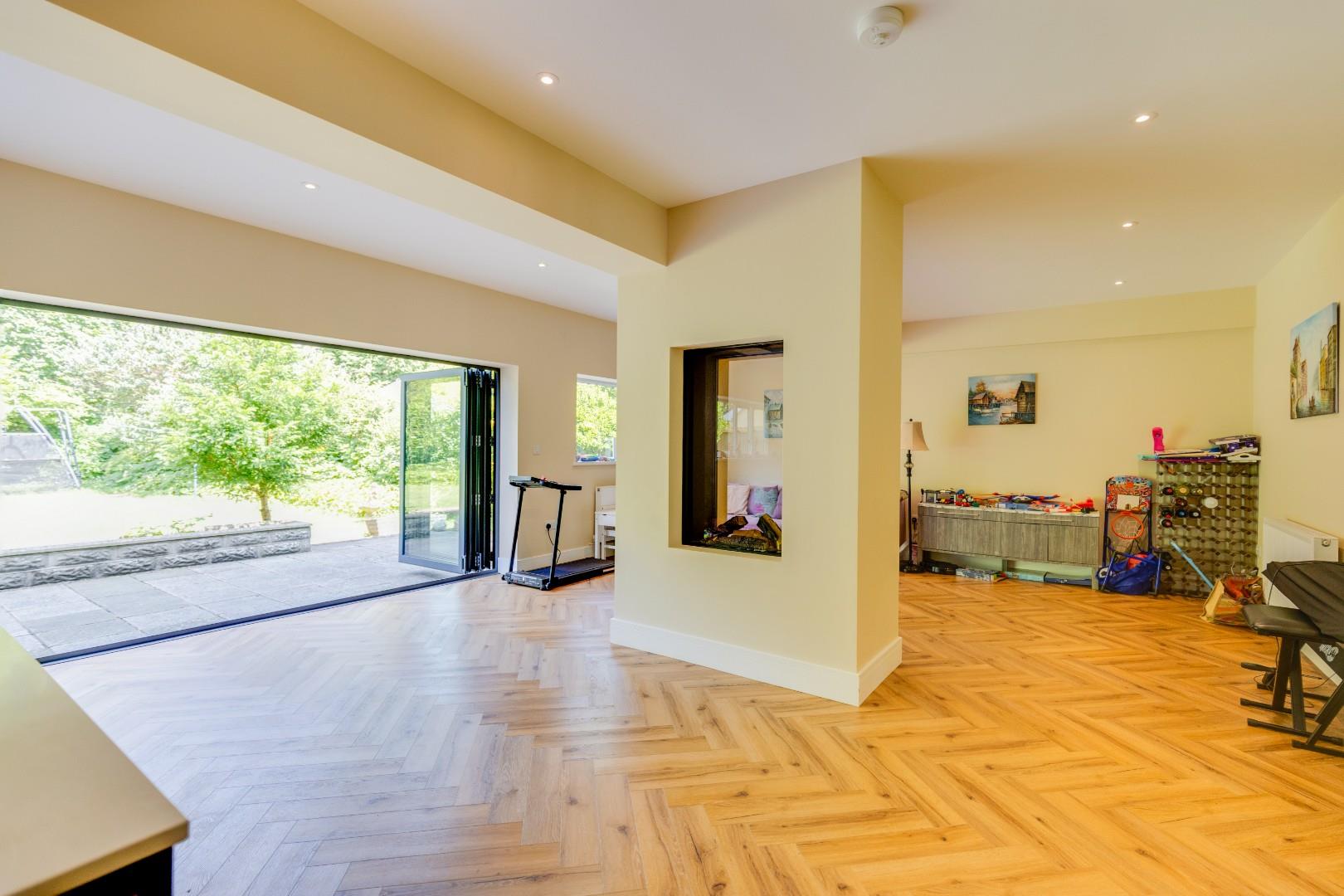 10 Evenlode Avenue, Penarth, CF64 3PD